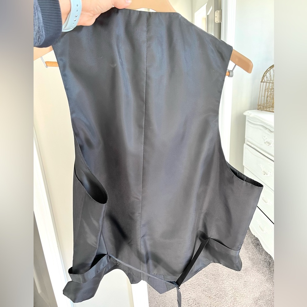 Structure Vest - Picture 3 of 4